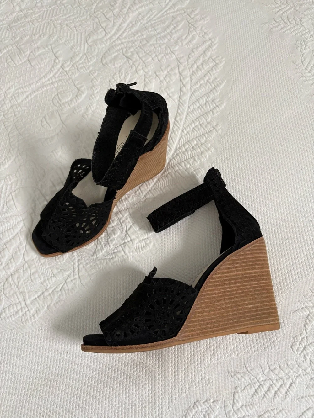 Jeffrey Campbell Del Sol wedges laser cut suede size 7.5